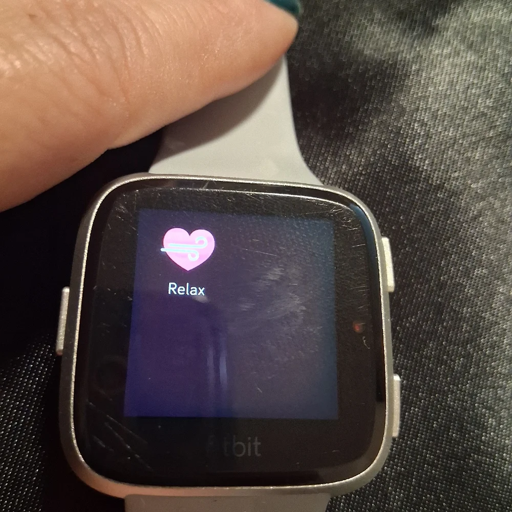 Fitbit Versa Health Tracker Smartwatch with Gray Band! No Charger.